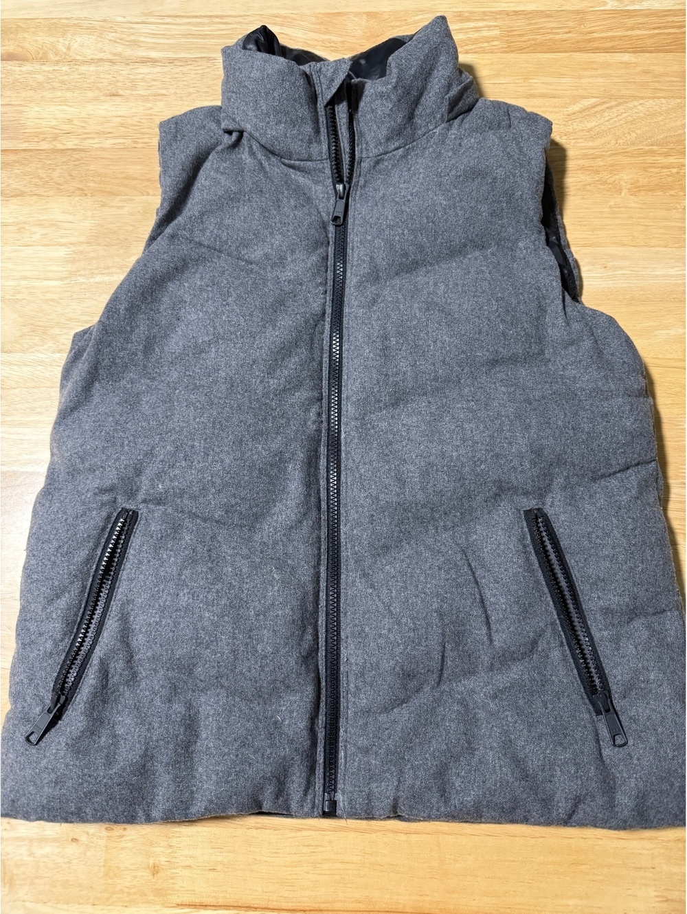 Gap Women’s Medium Gray Puffer Vest Full Zip Quilted Winter Vest